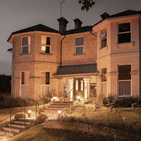 Leighton House - Boutique Guesthouse Бат Экстерьер фото The main house at night