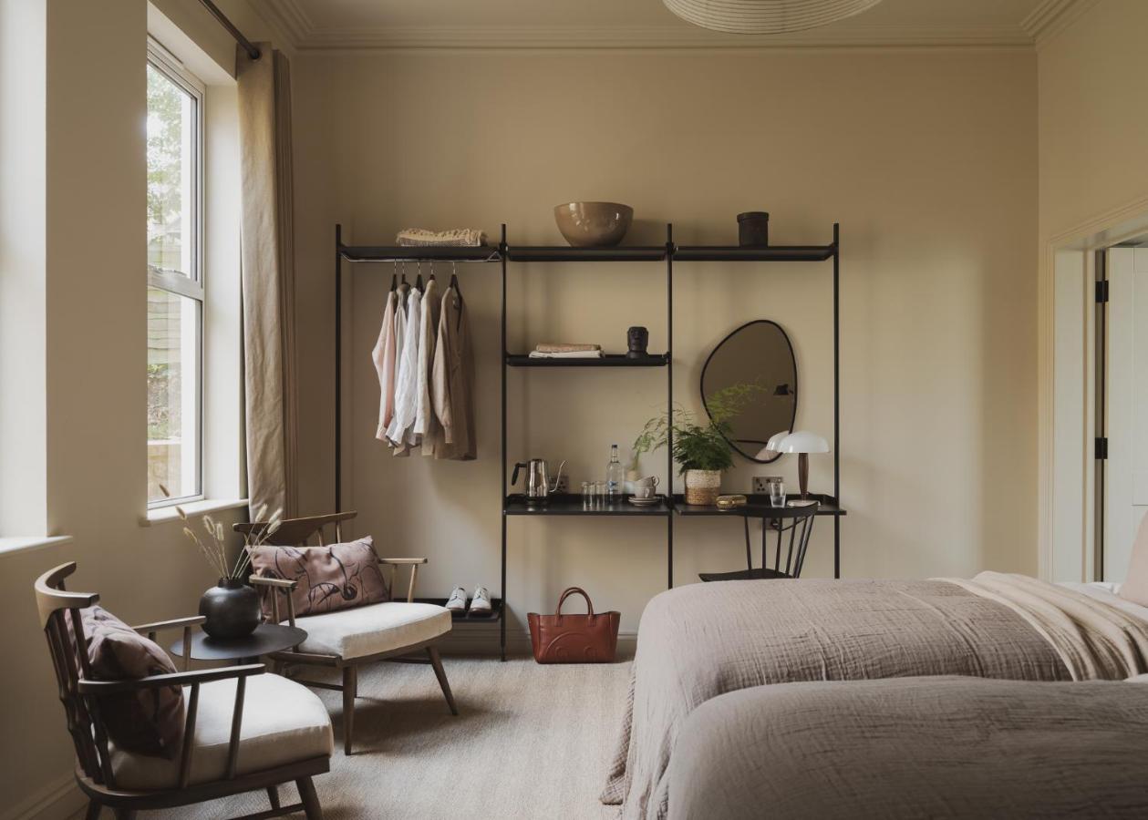 Leighton House - Boutique Guesthouse Бат Экстерьер фото Bedroom
