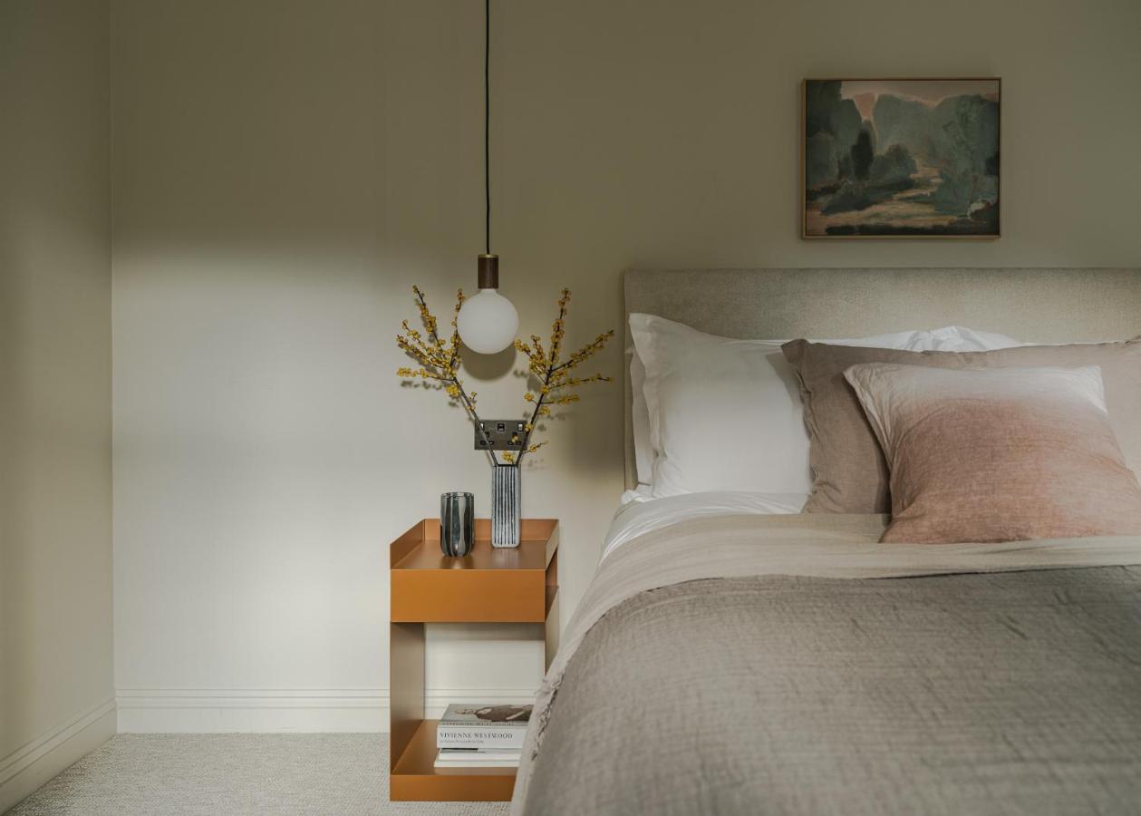 Leighton House - Boutique Guesthouse Бат Экстерьер фото A bedroom