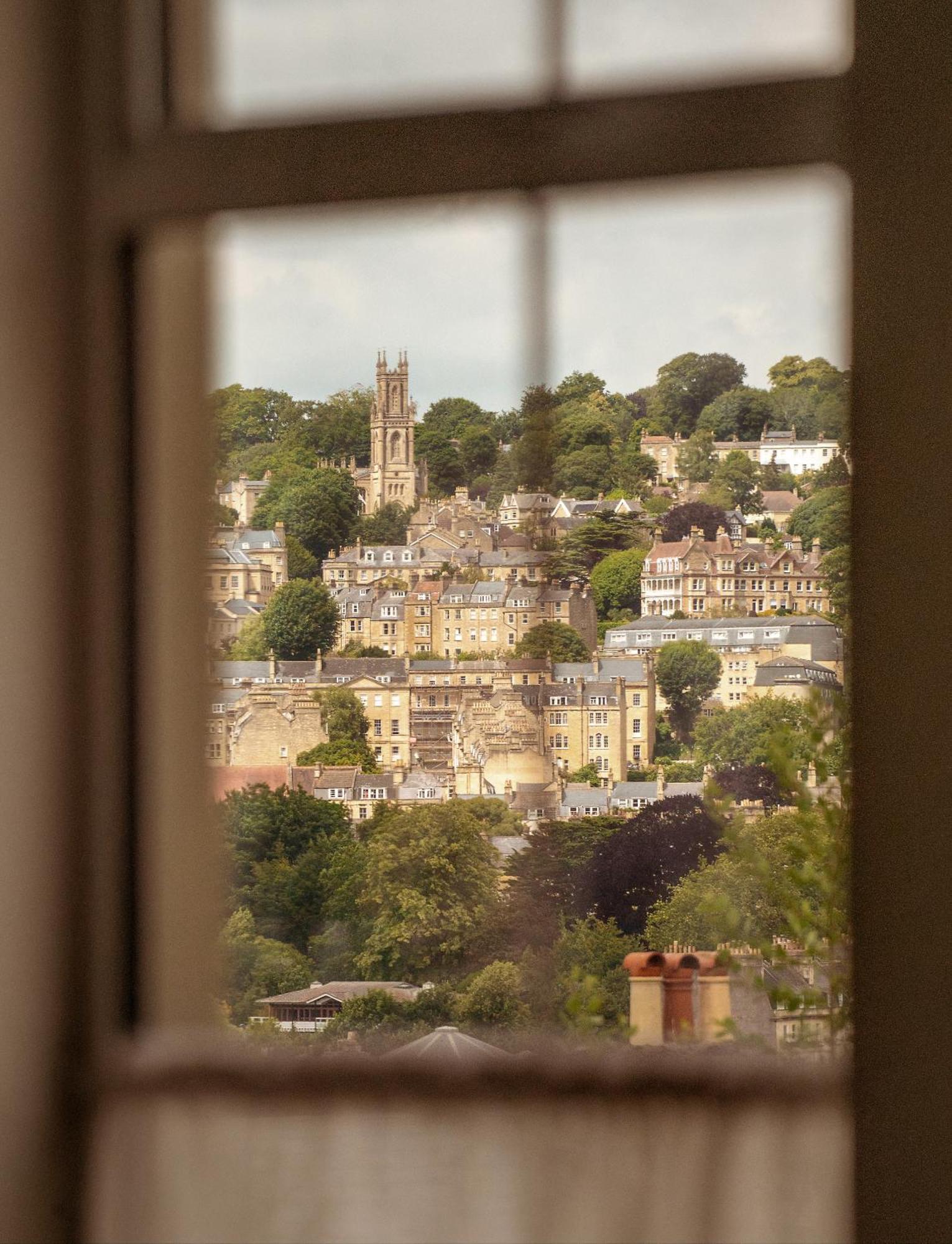 Leighton House - Boutique Guesthouse Бат Экстерьер фото View of Tetbury from the church tower