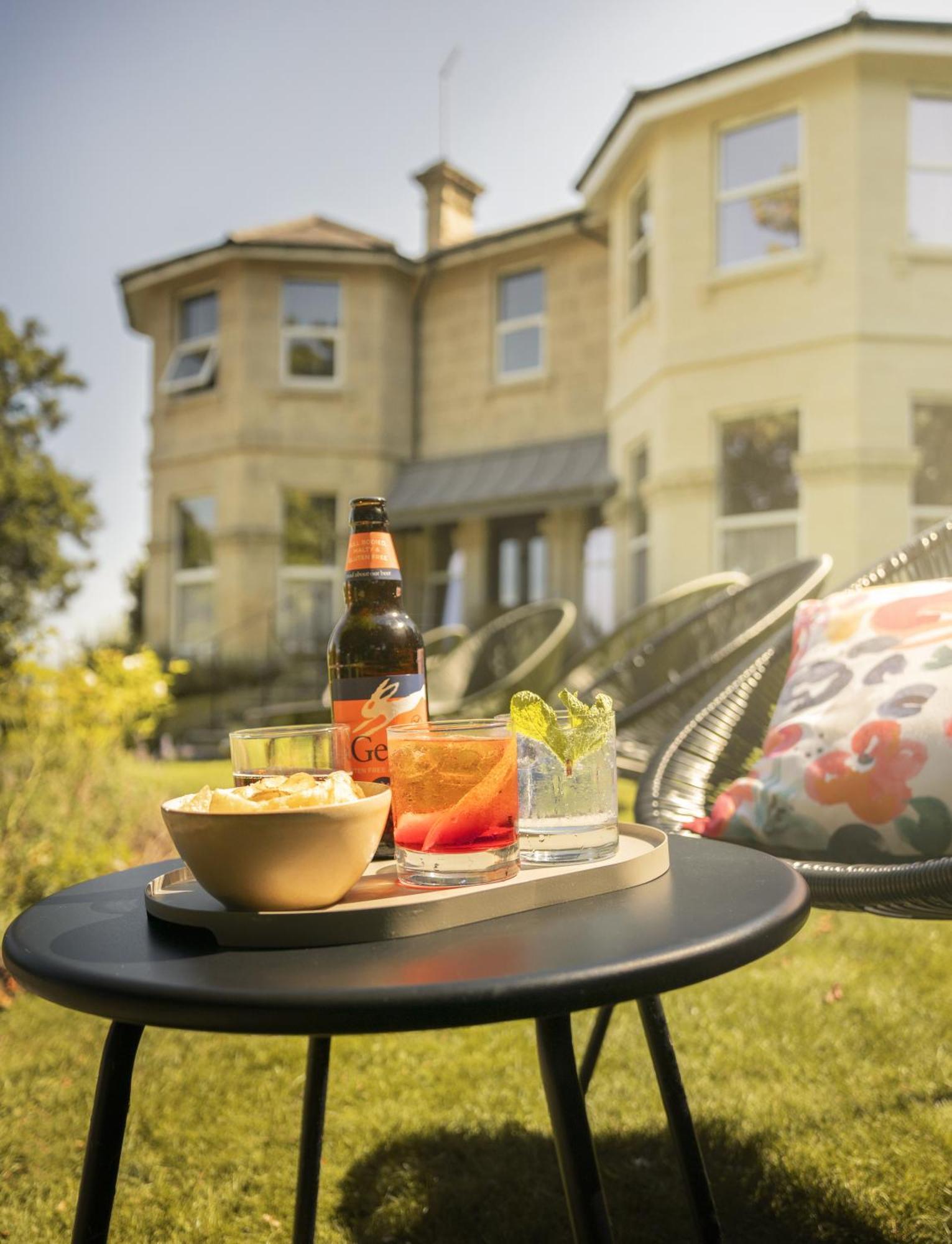 Leighton House - Boutique Guesthouse Бат Экстерьер фото A bottle of Coors Light
