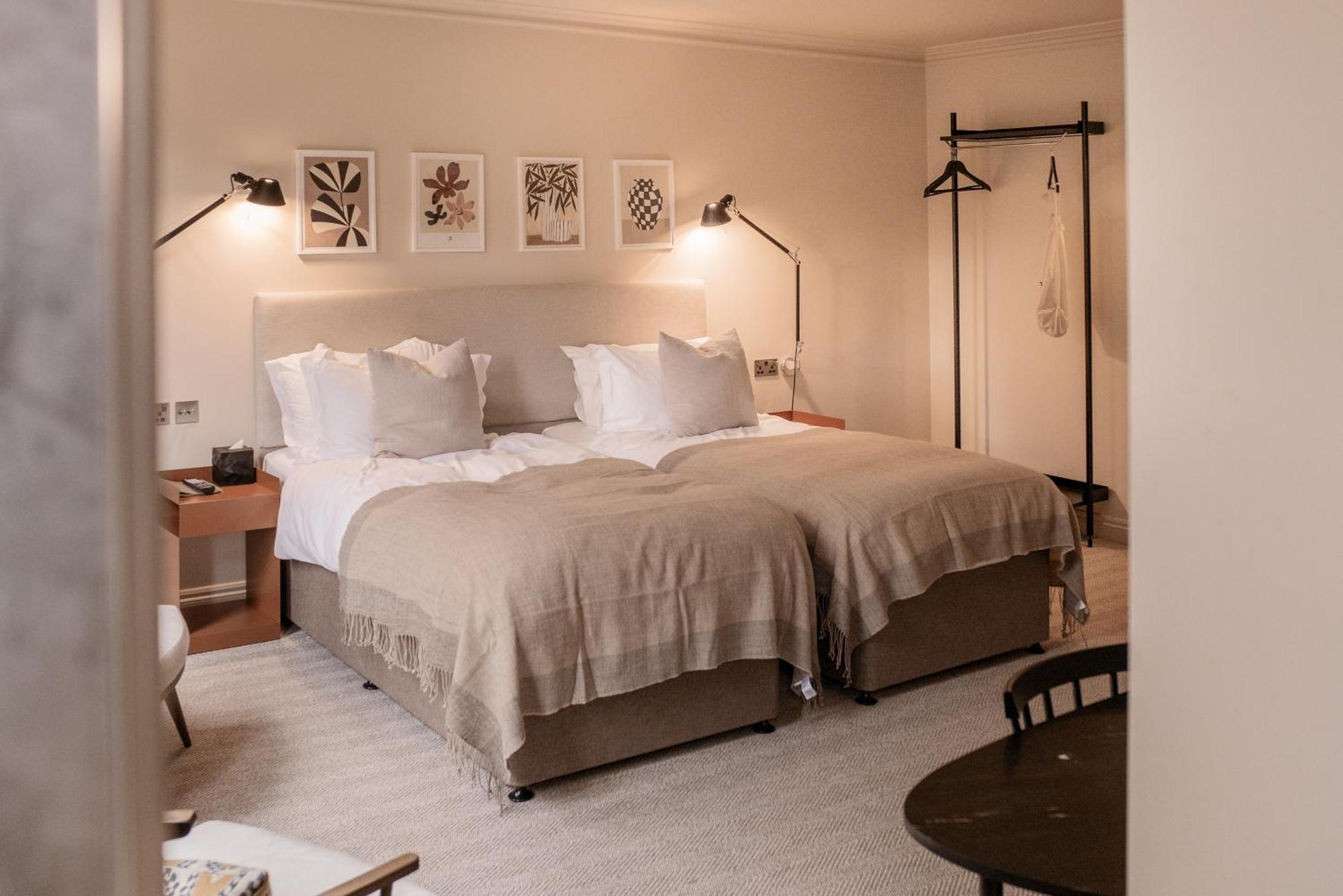 Leighton House - Boutique Guesthouse Бат Экстерьер фото A room at the Hotel