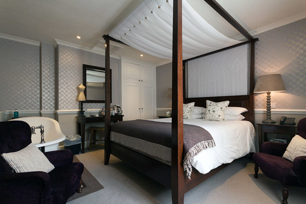 Leighton House - Boutique Guesthouse Бат Экстерьер фото A bedroom at The Berkeley