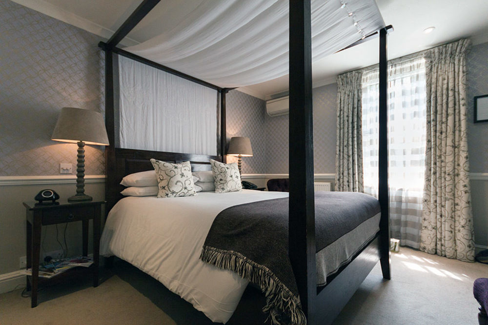 Leighton House - Boutique Guesthouse Бат Экстерьер фото A bedroom at The Mitre